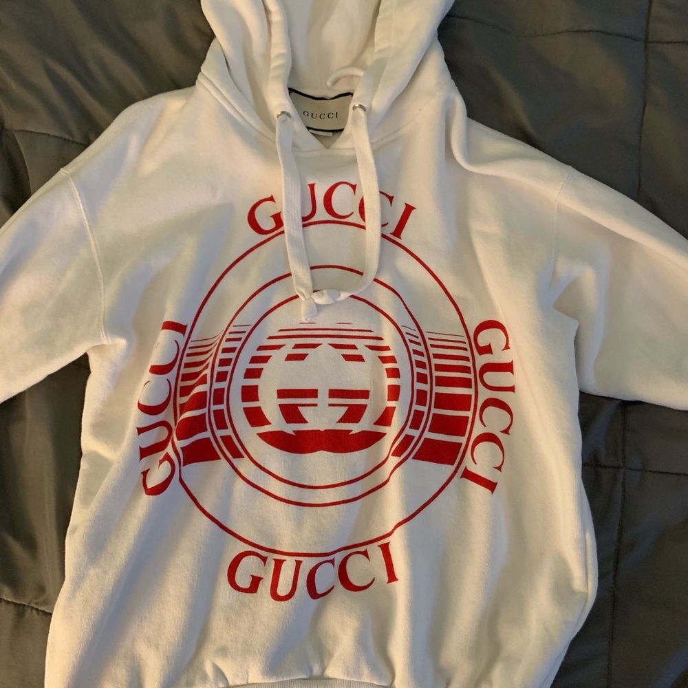 Gucci sweater size medium